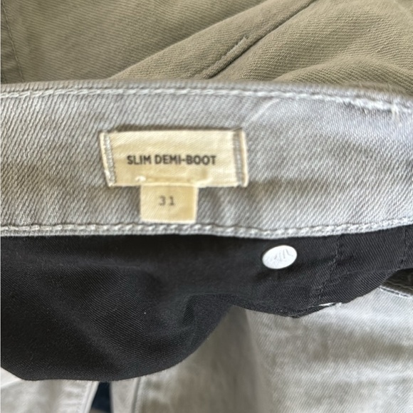 Madewell Slim Demi-Boot Denim Jeans
Ladies Size 31 - Picture 6 of 8